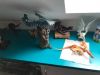 Der Mini-Drachen aus Kupfer ist nun bei seinen Kollegen aus Kunststoff