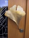 Ginkoblatt, durch die natürliche Form ist es sehr angenehm in der Hand