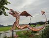 Drachenskulptur mit Herz