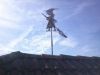 Diese Windfahne ist ca. 60 cm groß und aus Kupfer. Die Schürze und die Haare sind aus Messing. Die Schürze wurde 1/4 plastisch geklopft