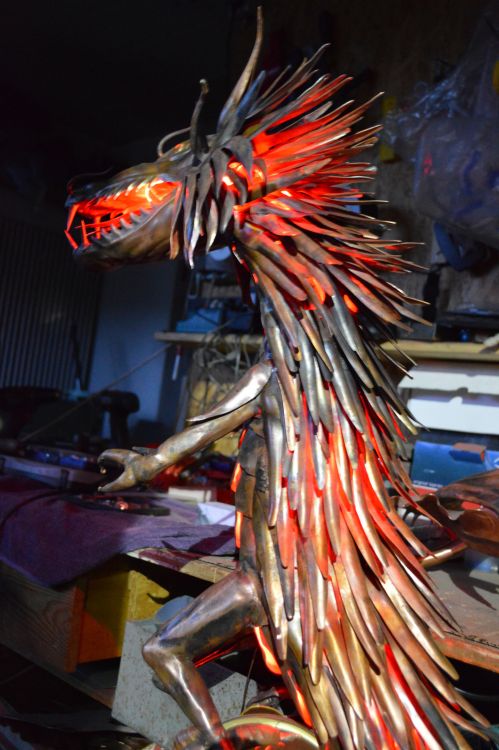 Drache mit LED beleuchtet