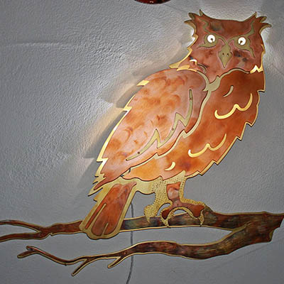 Kunstvolle Gebrauchsgegenstände: Lampen, Blumentöpfe..